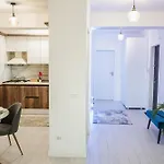 Luxury Designer - Romanescu Park