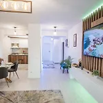 Luxury Designer - Romanescu Park Lägenhet