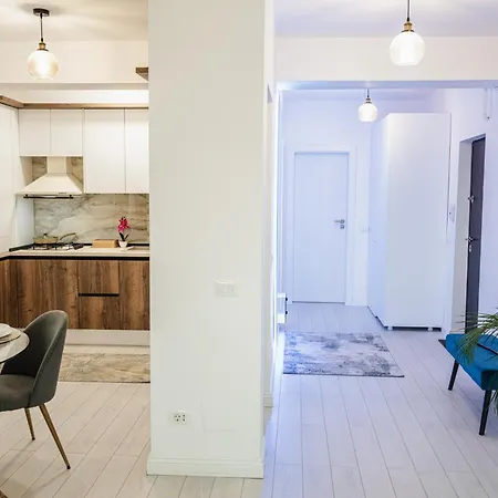 Luxury Designer - Romanescu Park