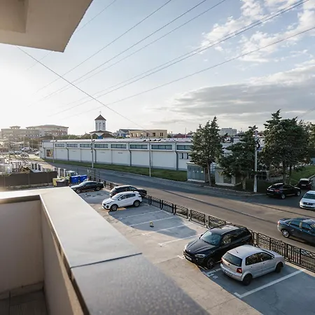 Luxury Designer - Romanescu Park Apartment