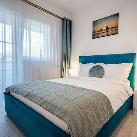 Luxury Designer - Romanescu Park *