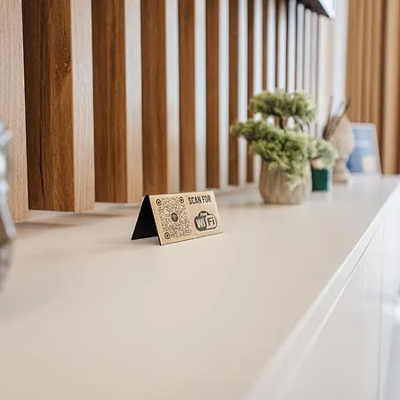 Luxury Designer - Romanescu Park Apartment *