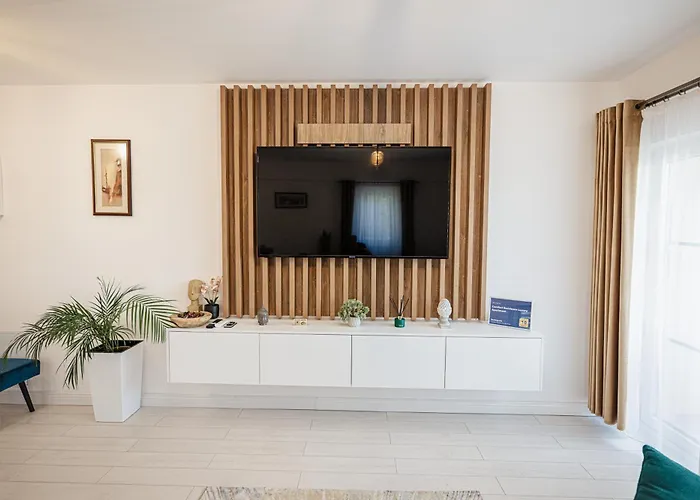 Luxury Designer - Romanescu Park *