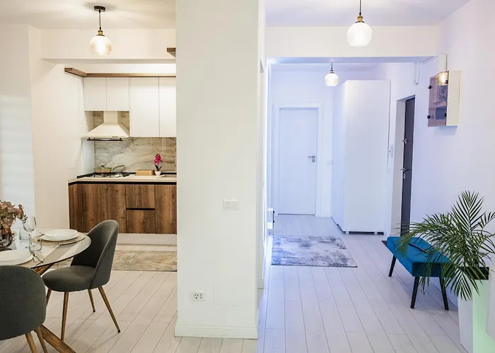 Luxury Designer - Romanescu Park