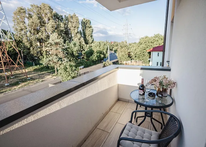 Luxury Designer - Romanescu Park